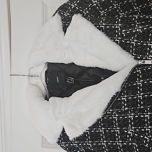 Forever 21 Crop Jacket - Picture 3 of 9